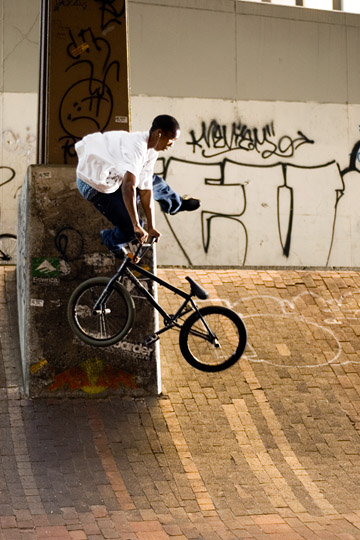 wallride to whip, brooklyn banks