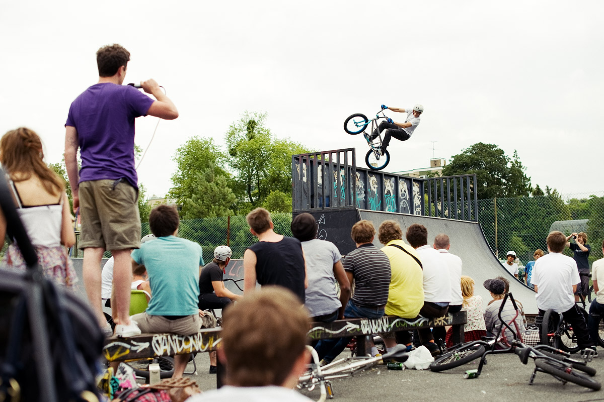 ‘Ere, blue bike!